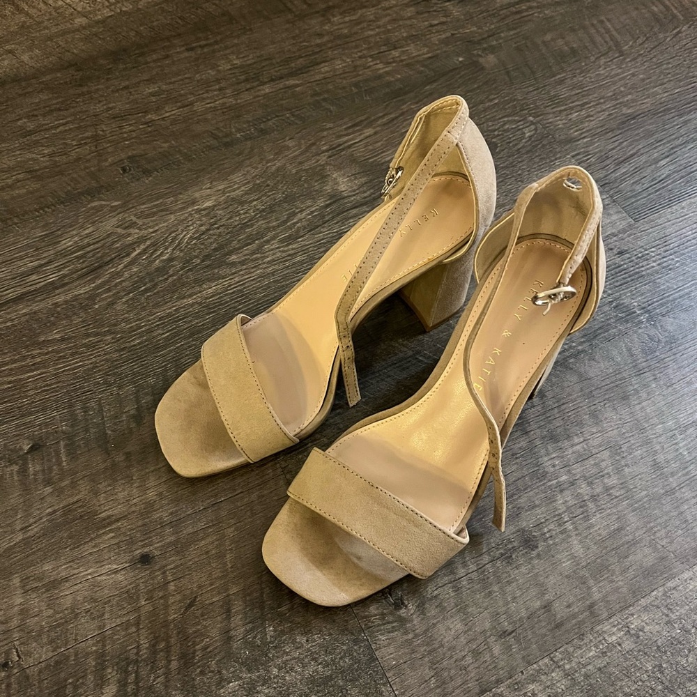 Elegant Tan Block Heel Sandals